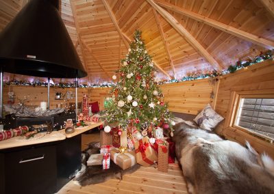 Arctic Cabin Christmas tree